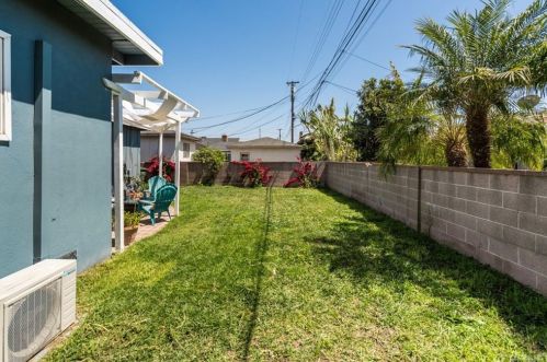 10414 Ferina St, Bellflower CA  90706-4121 exterior