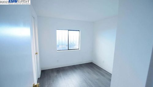 1501 57th Ave, Oakland CA  94621-4242 exterior