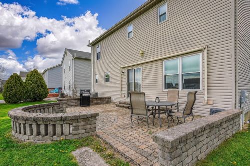 27 Glengary Dr, Delaware OH  43015-7615 exterior