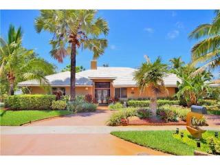 2301 211th St, Miami, FL 33180-1046