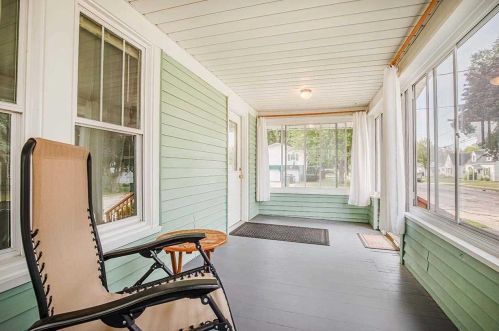 609 Lincoln Ave, Beaver Dam, WI 53916-2907