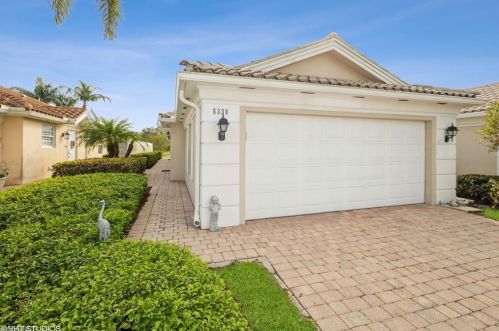 5338 Guadeloupe Way, Naples FL  34119-9577 exterior