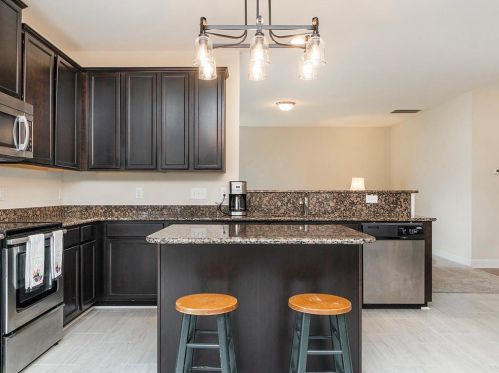 107 Vw Dr, Burlington NC  27215-4694 exterior