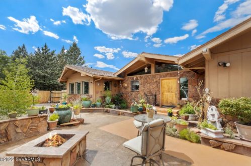115 Arabian Dr, Sedona, AZ 86351-9319