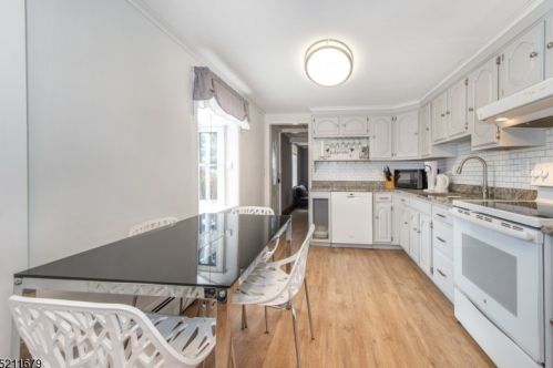 363 Beverwyck Rd, Parsippany NJ  07054-1537 exterior