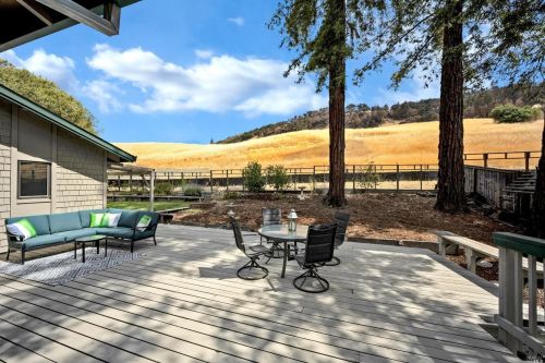 5561 Yerba Buena Rd, Santa Rosa, CA 95409-3866
