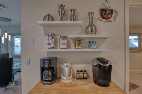 70 Santa Monica St, Palm Springs CA  92264-5257 exterior