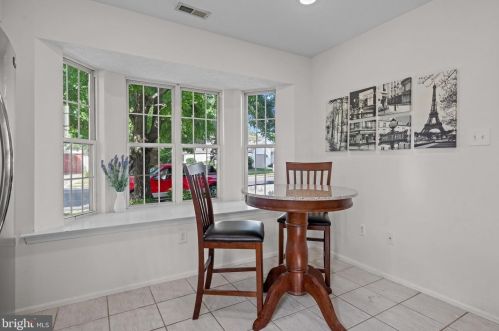 611 Cascade Dr, Mount Laurel NJ 08054-4928 exterior