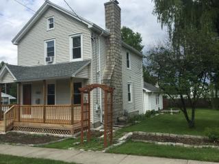 20 Clement Ave, Ravena, NY 12143-1909