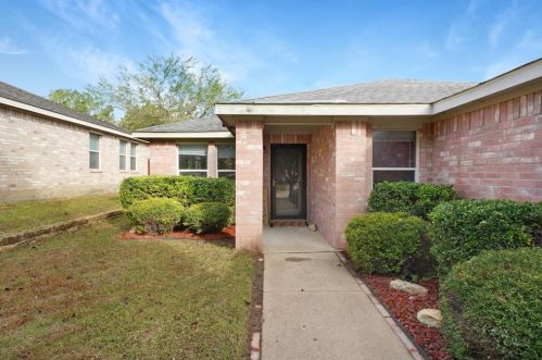 10124 Cougar Trl, Fort Worth, TX 76108-4017
