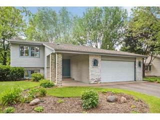 1484 Knoll Dr, Saint Paul, MN 55126-8578