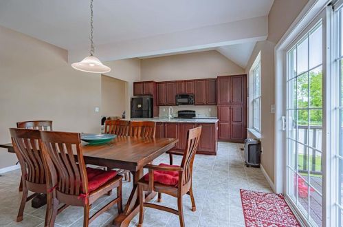 1105 Monarch Ln, Breinigsville PA  18031-9321 exterior