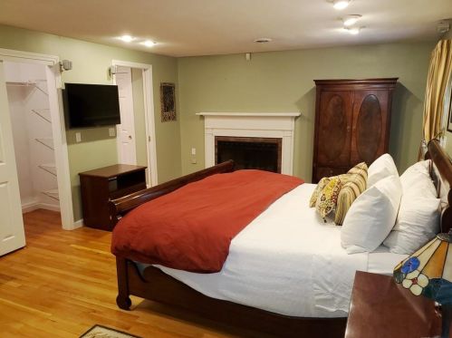 19 Ducarl Dr, Lincoln RI  02865-1320 exterior