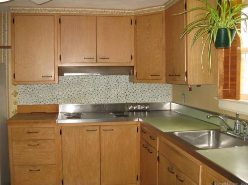 136 Dorothy Rd, Bristol, CT 06010-3728