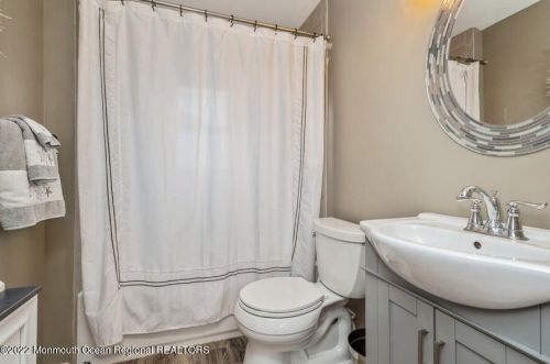 476 Jackson Ave, Bricktown NJ 08723-5162 exterior