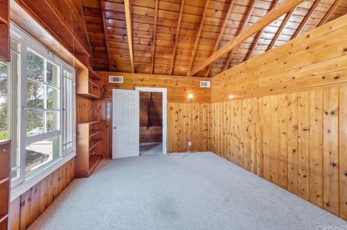 16027 Hartland St, Van Nuys CA 91406-4808 exterior