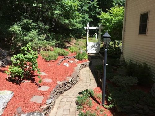 45 Langan Dr, Goffstown NH  03045-2703 exterior