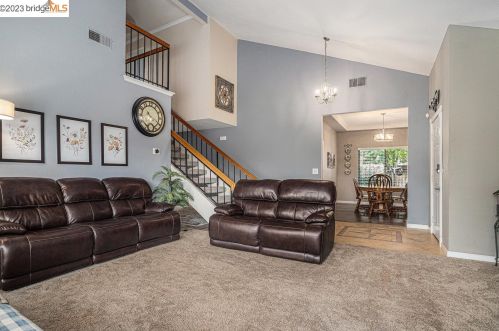 1200 Woodglen Dr, Oakley, CA 94561-2500