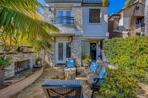425 22nd St, Huntington Beach, CA 92648-3302