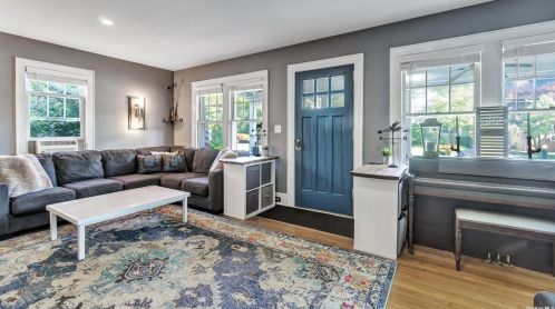 66 Smith St, Muttontown, NY 11545-1204