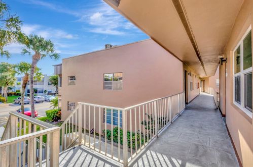 370 Piedmont H, Delray Beach FL  33484-5059 exterior