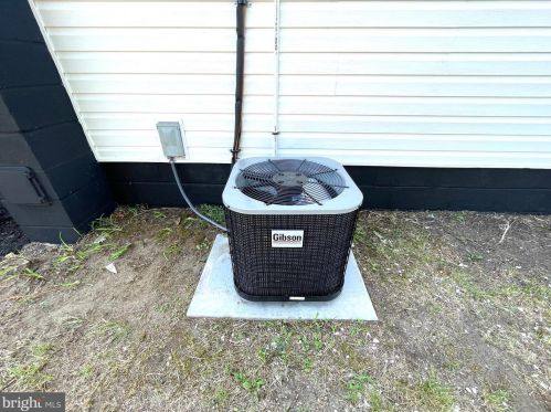 818 Philadelphia Ave, West Deptford NJ  08063-1335 exterior