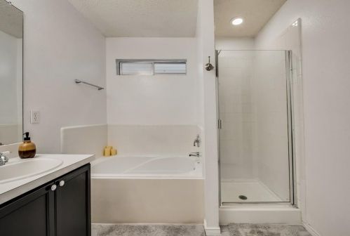 1013 Greenbend Dr, Denton TX  76210-8677 exterior