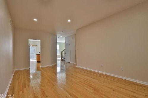 8149 Cross Creek Cir, Breinigsville PA  18031-1330 exterior