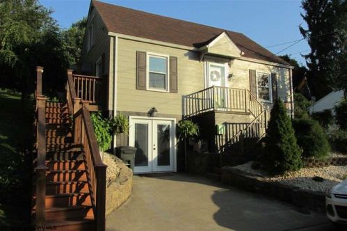 1358 Overhill Rd, White Hall, WV 26554-2415