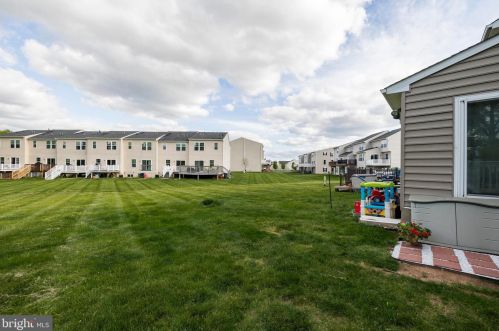 135 Sandpiper Ct, Gilbertsville PA  19525-8118 exterior