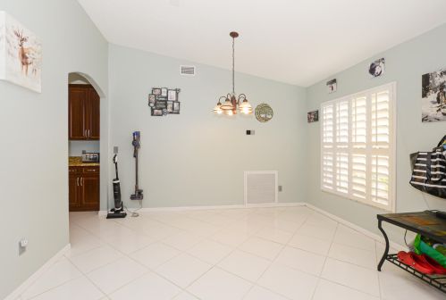 325 Gulfstream Ave, Fort Pierce FL 34983-1219 exterior