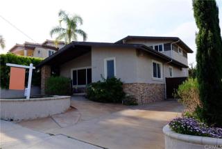 1716 11th St, Manhattan Beach CA  90266-6210 exterior