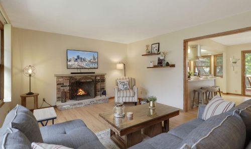 2455 Zane Ave, Minneapolis, MN 55422-3374