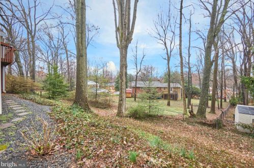 7317 Pinewood St, Falls Church VA  22046-2725 exterior