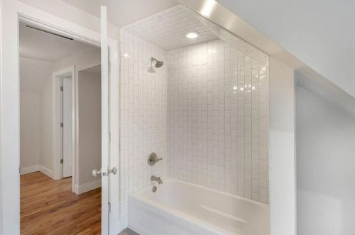 2549 Aldrich Ave, Minneapolis MN 55405-2925 exterior