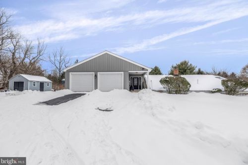 2132 Bustard Rd, Lansdale, PA 19446-5702