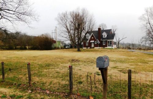 1608 Williamsport Pike, Columbia TN  38401-5637 exterior