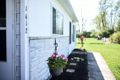 1412 Wright St, Bellefontaine, OH 43311-1536