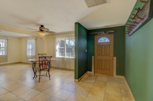 4317 Pine St, West Palm Beach, FL 33406-4867
