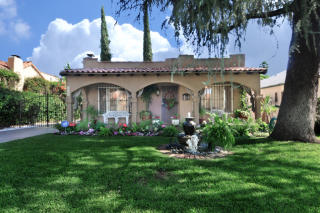 1206 Winchester Ave, Glendale, CA 91201-1431