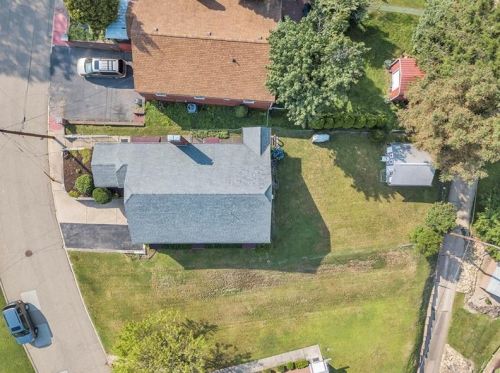 155 Warren Dr, New Kensington PA  15068-5240 exterior