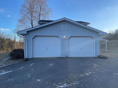 3048 Shady Nook Rd, Slatington PA  18080-3335 exterior