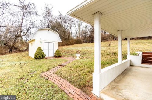 603 Erie St, Water Gap, PA 17018-9498