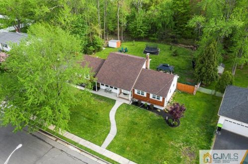 15 Sandburg Dr, Morganville NJ  07751-1428 exterior