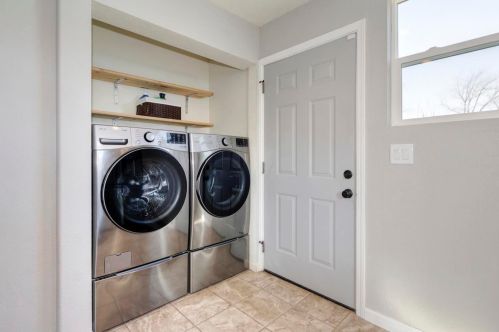 9665 Kent St, Elk Grove CA  95624-2432 exterior