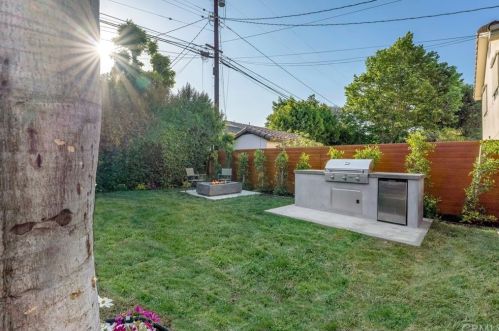 4709 Norwich Ave, Van Nuys CA  91403-2017 exterior