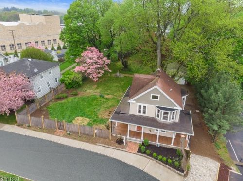 39 Wesley Ave, Bernardsville, NJ 07924-2349