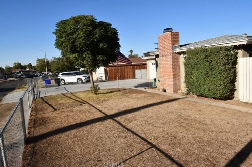 15079 Del Rey Dr, Victorville, CA 92395-3675