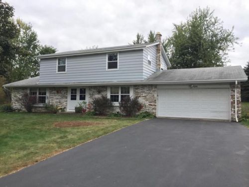1218 Tally Ho Trl, Hubertus, WI 53033-9721