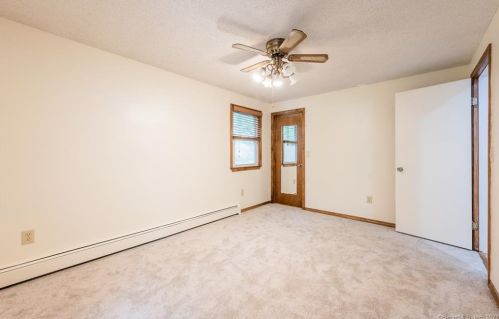 13 Bobwhite Trl, Gales Ferry CT  06335-2002 exterior